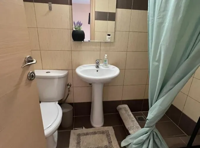 Alpha Apartment *